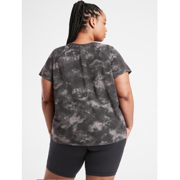 Athleta Black and Gray Ultimate Train Printed Short Sleeve Lightweight Tee Sz 1X - Picture 11 of 11